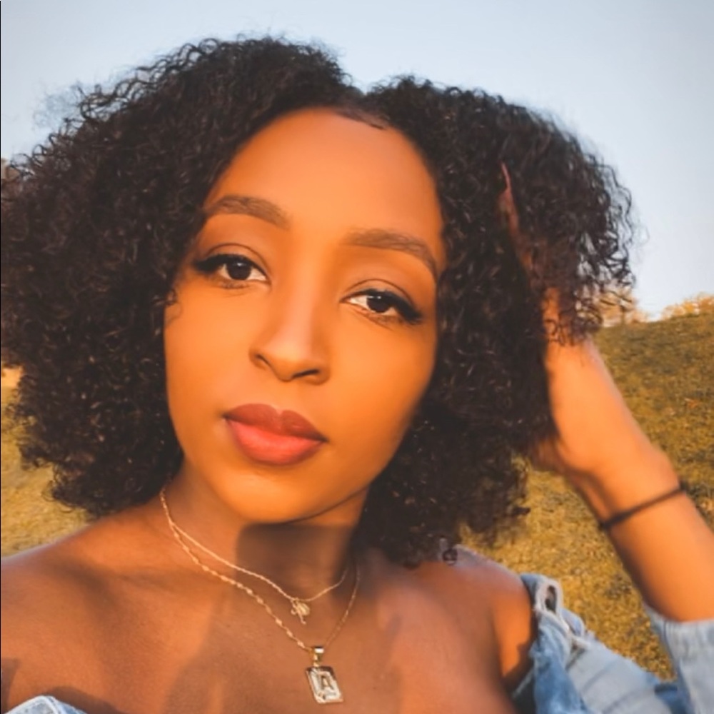 Meet your Posher, Asheena